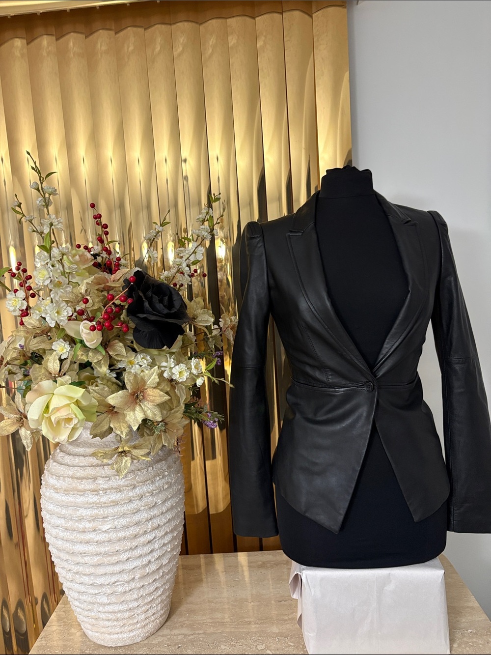 NWOT Elizabeth and James, genuine leather jacket